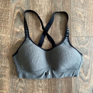 Under Armour Mid Sports Bra